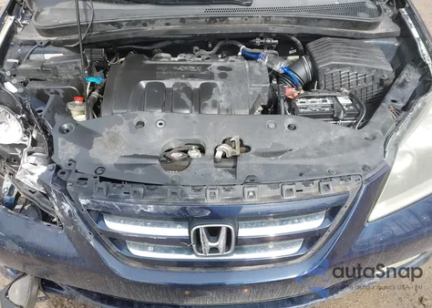 2006 Honda Odyssey Touring z USA, uszkodzony, nr VIN 5FNRL38816B067243